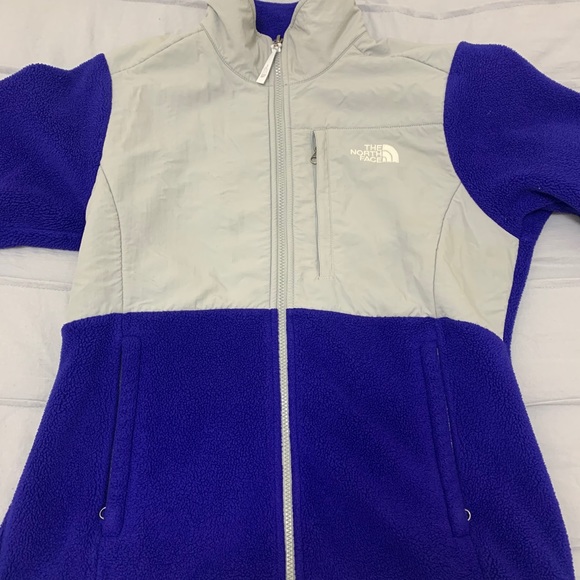 Women’s North Face Fleece Jacket - Picture 2 of 6